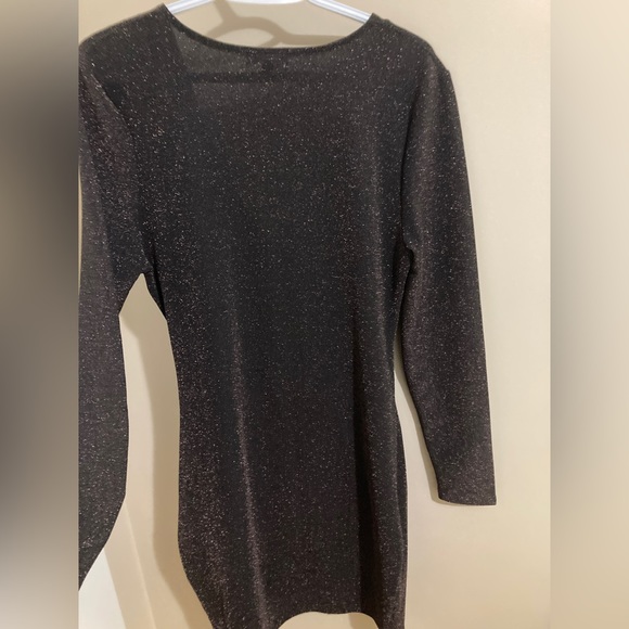 3/20$ 🛍️ Holiday dress - Picture 2 of 6